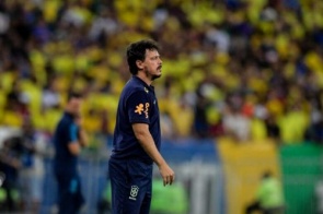 Após terceira derrota consecutiva, Diniz diz que resultado diante da Argentina foi injusto