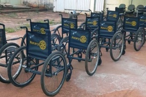 Bicicletas apreendidas se transformam em cadeiras de rodas em presídio