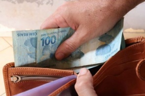 Governo de MS anuncia pagamento de salário de novembro e 13