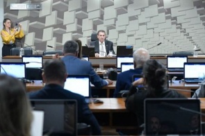Comissão debate abatimento das dívidas dos estados e municípios na terça
