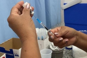 Douradenses têm até o dia 30 de abril para tomar a primeira dose da vacina contra dengue