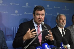 Na busca pela reeleição, aprovação de Riedel segue em alta e atinge 71%, segundo Ranking