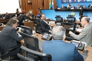 Cartório em Nova Casa Verde e outros dois projetos estão em pauta hoje na Assembleia