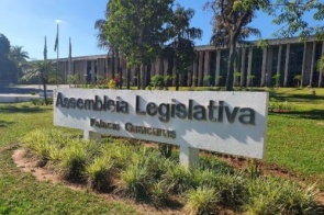 Deputados votam em 2ª discussão campanha contra adultização de crianças nas redes sociais