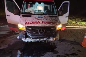 Motorista dorme ao volante em ambulância que levava gestante entubada