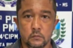 Após abordagem, homem tenta pegar arma e é morto