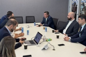 Riedel discute oportunidades para impulsionar a tecnologia digital nos serviços públicos
