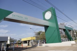 Detran suspende seis servidores por desrespeito ao estatuto 