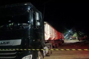 Criança morre após ser atropelada por carreta em bairro de Campo Grande