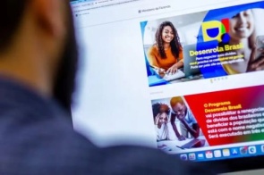 Golpistas criam falso site do Desenrola Brasil para aplicar golpes com cobrança via Pix