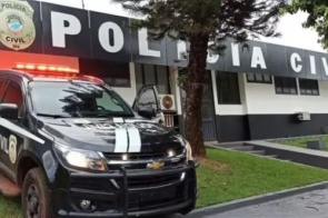 Menino de 2 anos é atropelado enquanto brincava na frente de casa