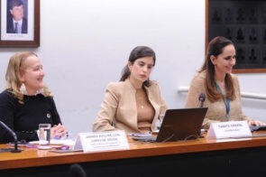 Especialistas defendem na Câmara controle da violência contra mulheres nas plataformas digitais