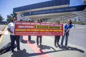 Promessas de Adriane não se cumprem mais uma vez e mães atípicas convocam protesto