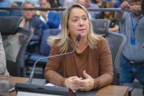 Lia Nogueira pede fiscalização para garantir inclusão nas escolas particulares de MS