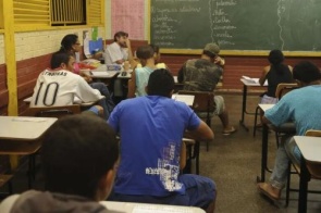 Governo paga R$ 12 mil a projetos para jovens em áreas vulneráveis