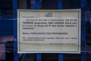 Escolas municipais amanhecem fechadas em dia de paralisação de professores
