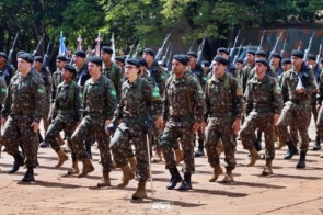 Jovens que completam 18 anos devem fazer alistamento militar