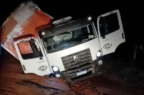 Zé Teixeira articula obras emergenciais para garantir escoamento em MS