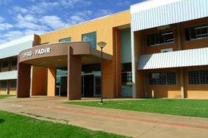 UFGD abre concurso para professores com doutorado e salário de R$ 13,2 mil