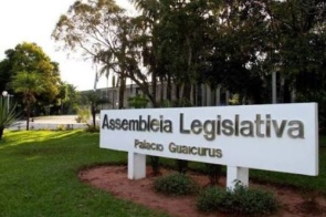 Assembleia volta hoje com vários projetos em pauta