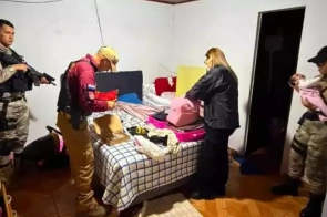 Casal que sequestrou bebê é expulso do Paraguai e entregue à PF