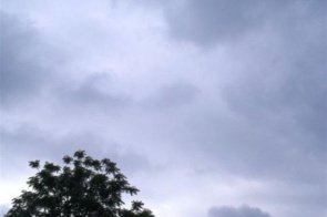 Frente fria avança por MS com risco de tempestade, mas calor ainda chega aos 37°C