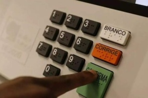 Reunião, caminhada e visitas no interior marcam agenda dos candidatos ao governo