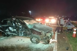 Acidente envolvendo três veículos deixa uma pessoa morta na BR-163