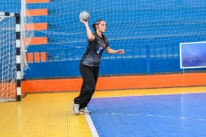 Douradense Mariane Cansian é convocada para disputar Jogos da Juventude no handebol