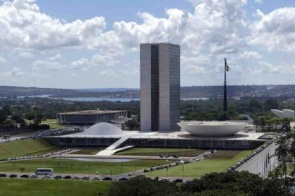 Fim da escala 6×1 entra na reta final de discussão antes de votação no Senado