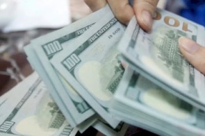 Dólar sobe 1,15% e fecha a R$ 5,09 em dia de cautela
