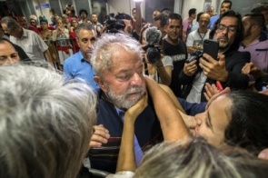 Defesa de Lula entra com novo habeas corpus no STJ, diz jornal