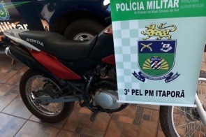 Jovem é detido em Itaporã com moto sem placa e chassi raspado