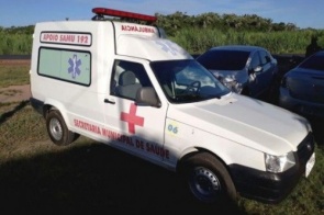 Ambulância velha da prefeitura de Rio Brilhante quebra na estrada e paciente morre infartado