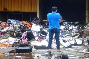 Incêndio destrói boxes na fronteira com Paraguai