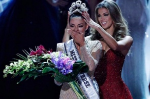 Após 39 anos, África do Sul vence o Miss Universo; brasileira fica no Top 10