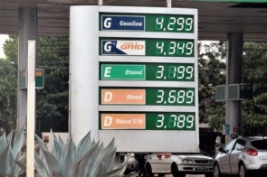 Leitores vão driblar alta na gasolina abastecendo no Paraguai