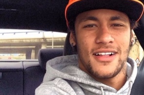 Neymar se despede do Barça e aguarda anúncio do PSG