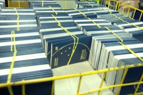 Lei que libera R$ 102,3 milhões para passaportes é publicada no 'Diário Oficial'