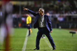 Campeão da Libertadores, Reinaldo Rueda deixa o comando do Atlético Nacional