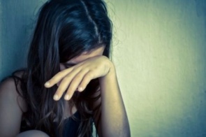 Devolvida ao pai após denunciar abusos, menina usa vídeo do estupro como prova