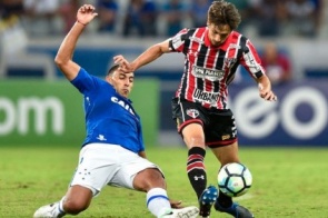 Rodrigo Caio admite falta de atenção da defesa do São Paulo em gol do Cruzeiro