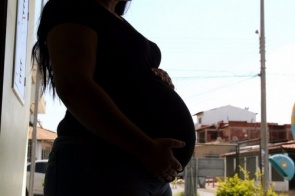 Número de adolescentes grávidas cai 17% no Brasil