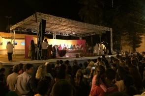 Com produção admirável, encenação da Paixão de Cristo reúne milhares em Itaporã