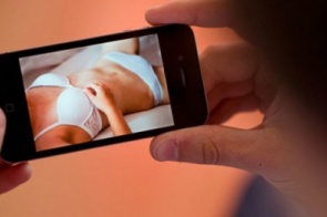 Facebook lança sistema para barrar 'vingança pornô'
