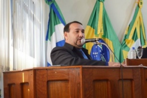 Marcos Pacco (PSDB) rebate vereador Adriano Martins (PDT) após pronunciamento inadequado