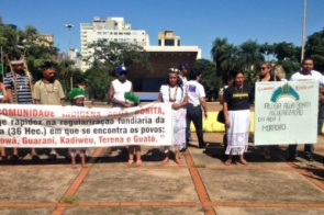 Entidades protestam a favor da Petrobras em Campo Grande