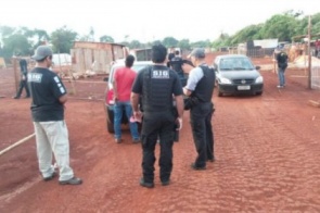 Ação da Polícia Civil cumpre 7 mandados e prende traficante em Dourados