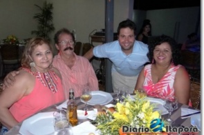 Jovem empresário Rodrigo Mendonça recebe amigos e familiares em sua festa de aniversário