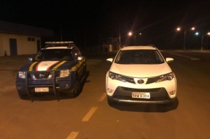 Motorista que levava Thiago Brava para show é preso com carro roubado